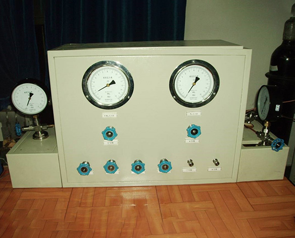 水、泥浆介质取芯过程中煤样瓦斯解吸过程模拟装置